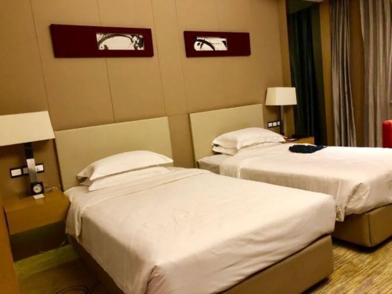 Ramada By Wyndham Xian Bell Tower Xi'an (Shaanxi) Exterior foto