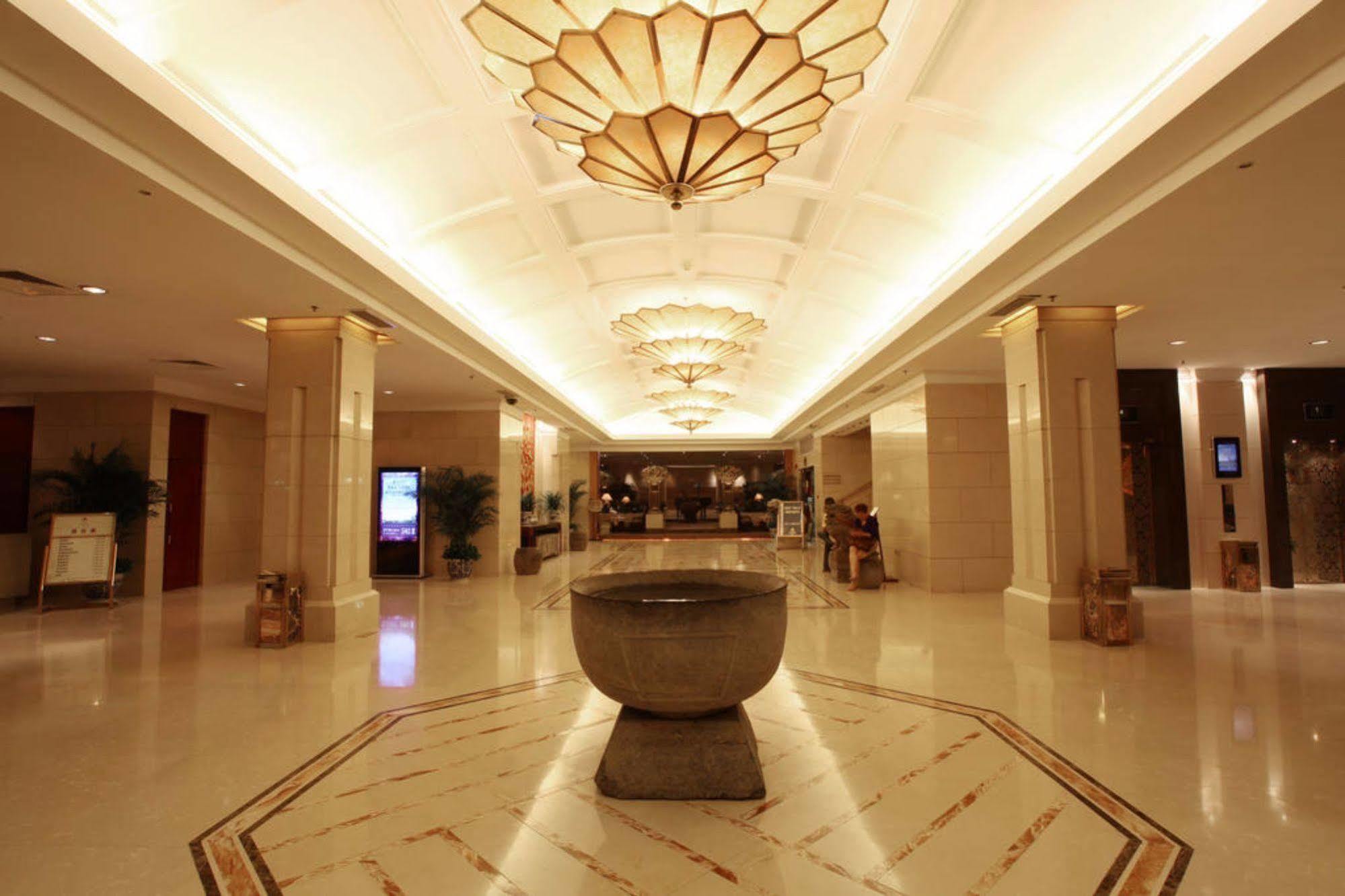 Ramada By Wyndham Xian Bell Tower Xi'an (Shaanxi) Exterior foto
