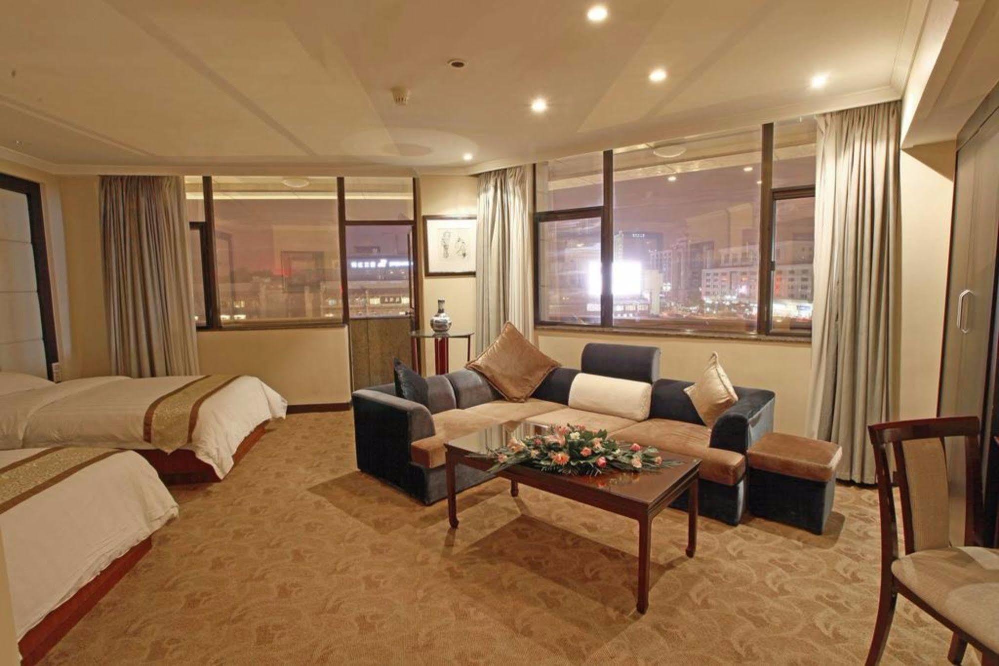 Ramada By Wyndham Xian Bell Tower Xi'an (Shaanxi) Exterior foto
