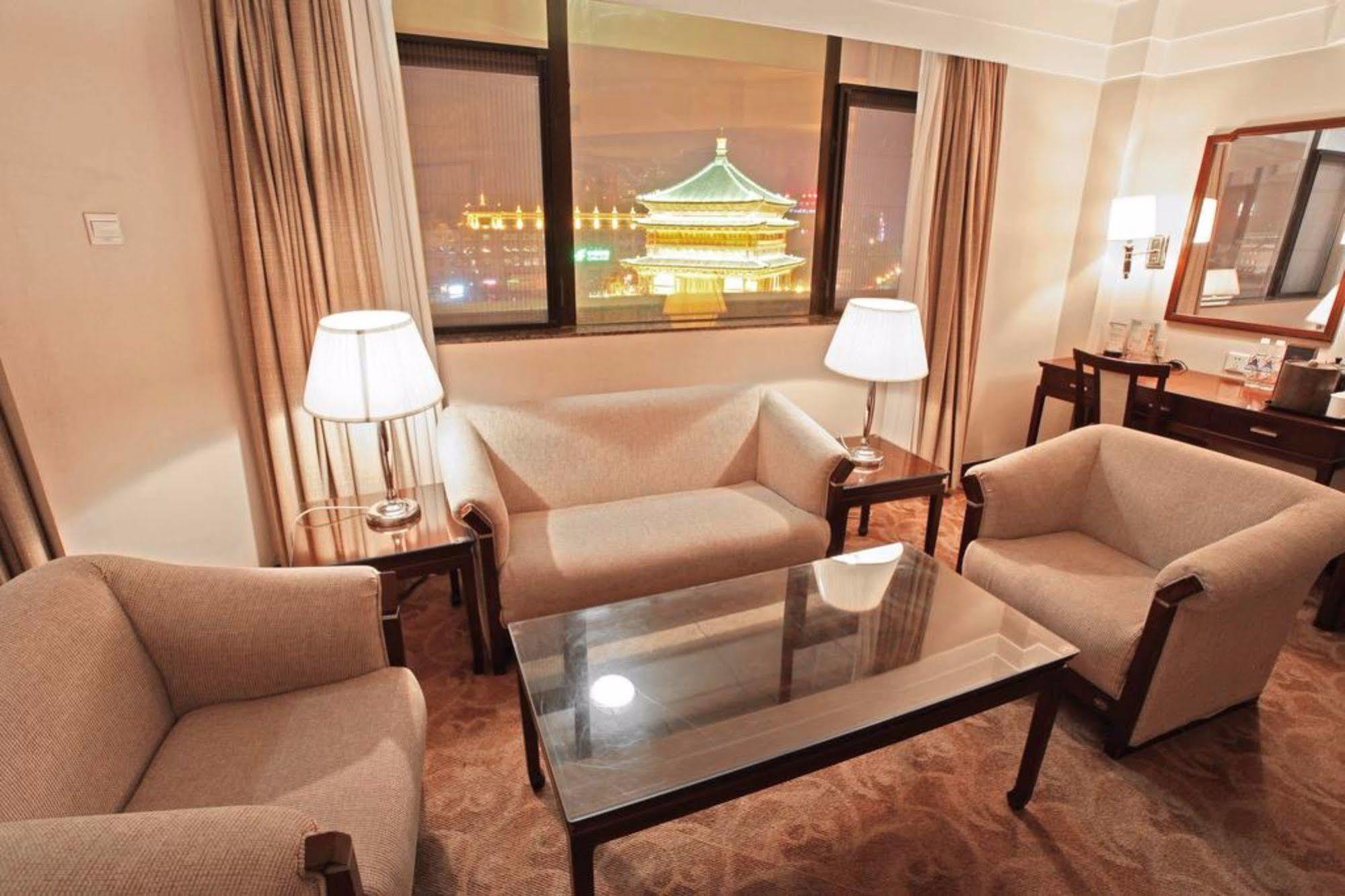 Ramada By Wyndham Xian Bell Tower Xi'an (Shaanxi) Exterior foto